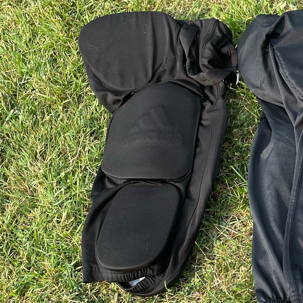 Youth football pants Adidas Medium, Nike Large (L-sold)
